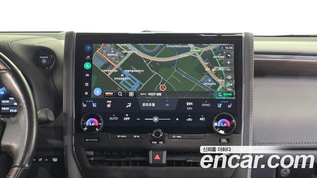 Toyota Alphard 2024 — photo 15
