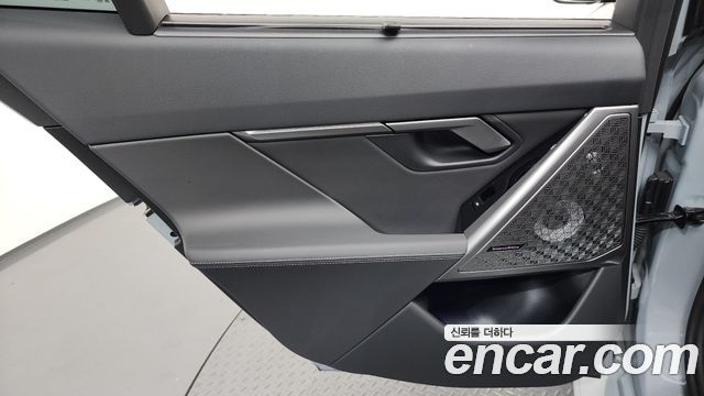 BMW M5 2026 — photo 15