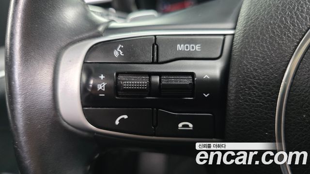 Kia K5 2023 — photo 17