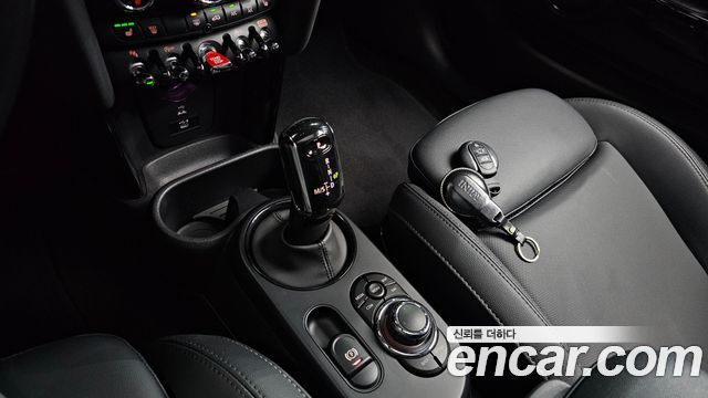 Mini Cooper 2022 — photo 12