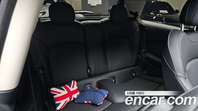 Mini Cooper 2022 — photo 17