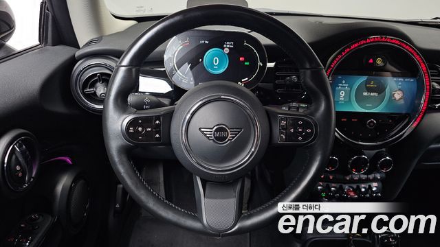 Mini Cooper 2022 — photo 19