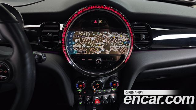 Mini Cooper 2022 — photo 20