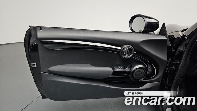 Mini Cooper 2022 — photo 14