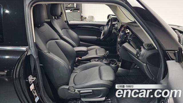 Mini Cooper 2022 — photo 16