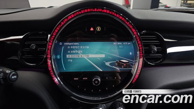 Mini Cooper 2022 — photo 28