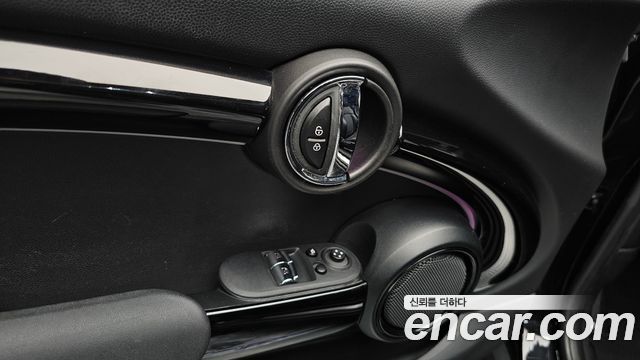 Mini Cooper 2022 — photo 31