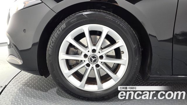 Mercedes-Benz A-Class 2020 — photo 5