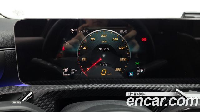 Mercedes-Benz A-Class 2020 — photo 11