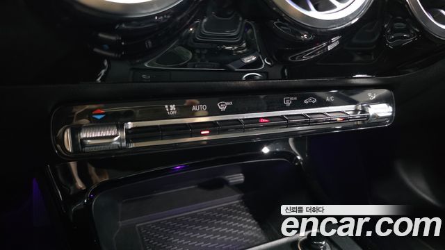 Mercedes-Benz A-Class 2020 — photo 22