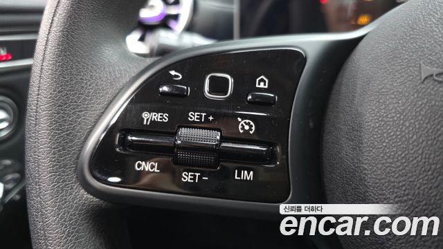 Mercedes-Benz A-Class 2020 — photo 23