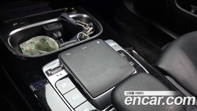 Mercedes-Benz A-Class 2020 — photo 24