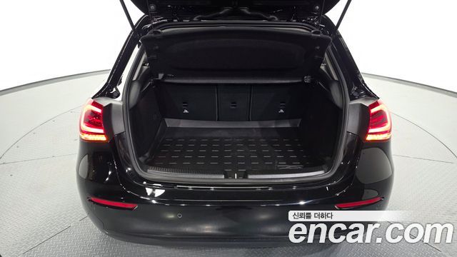 Mercedes-Benz A-Class 2020 — photo 26