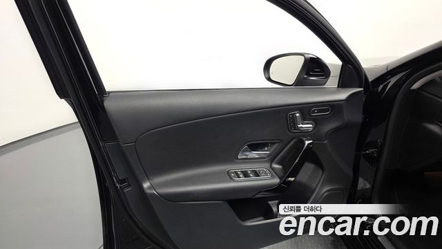 Mercedes-Benz A-Class 2020 — photo 14