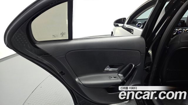 Mercedes-Benz A-Class 2020 — photo 15