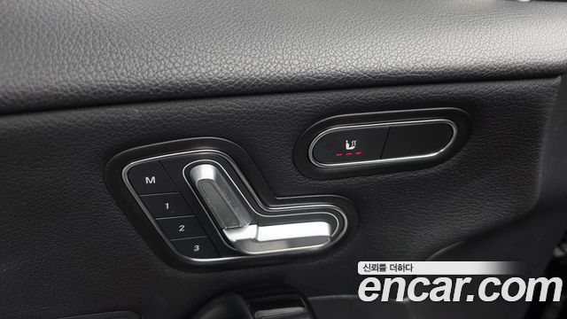 Mercedes-Benz A-Class 2020 — photo 29