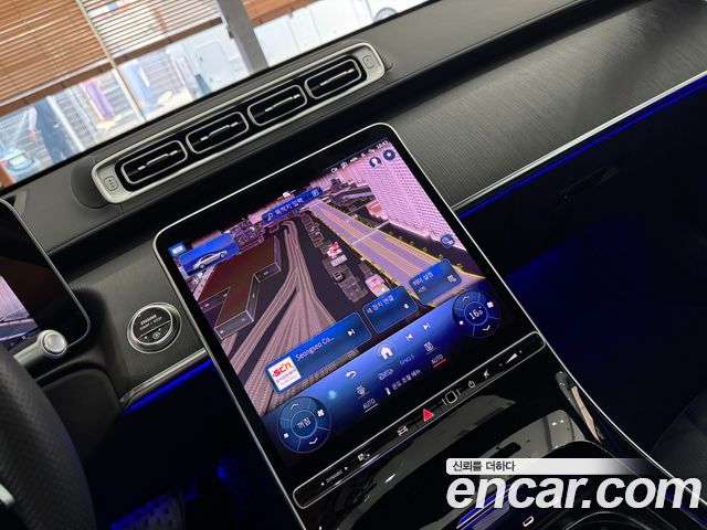 Mercedes-Benz S-Class 2023 — photo 10