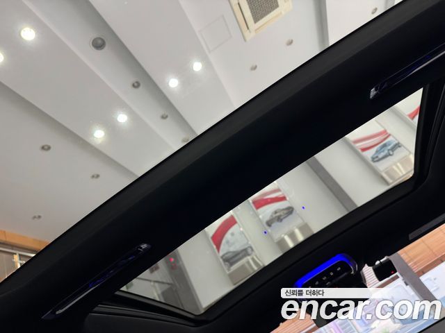 Mercedes-Benz S-Class 2023 — photo 13