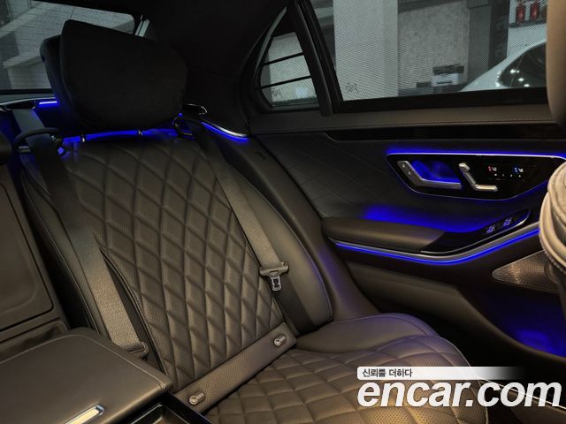 Mercedes-Benz S-Class 2023 — photo 16