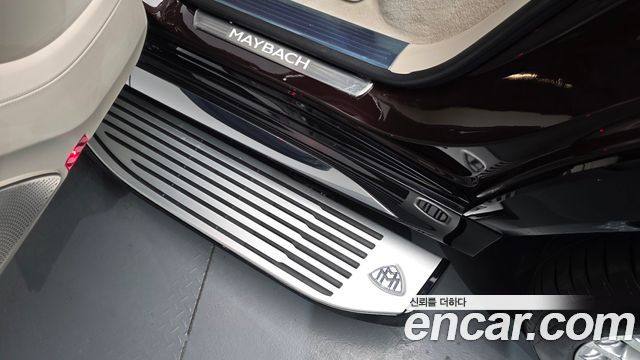 Mercedes-Benz GLS-Class 2023 — photo 23
