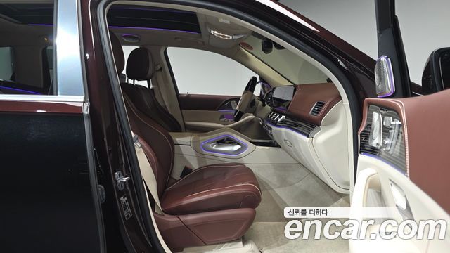 Mercedes-Benz GLS-Class 2023 — photo 16