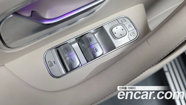 Mercedes-Benz GLS-Class 2023 — photo 38