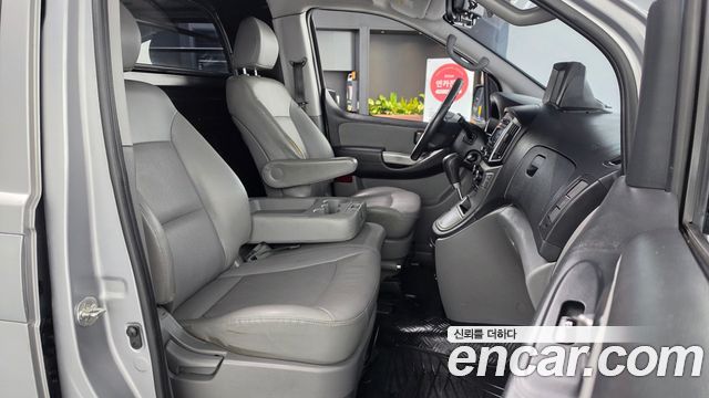 Hyundai Starex 2019 — photo 11