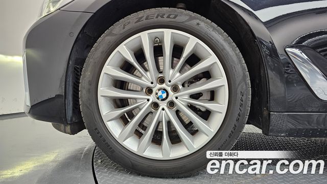 BMW 5-Series 2023 — photo 5