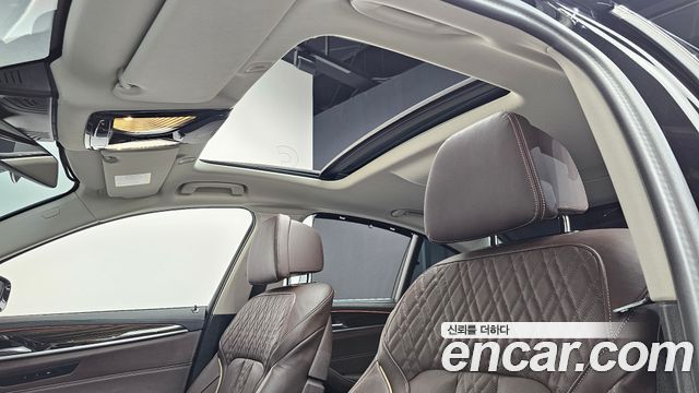 BMW 5-Series 2023 — photo 19