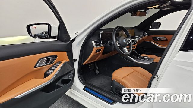 BMW 3-Series 2024 — photo 10