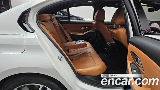 BMW 3-Series 2024 — photo 12