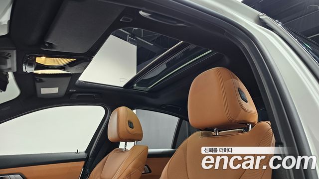 BMW 3-Series 2024 — photo 19