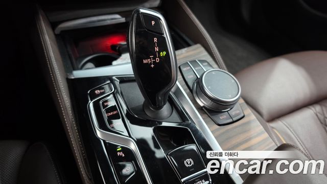 BMW 5-Series 2023 — photo 9