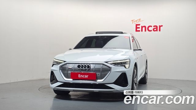 Audi e-tron 2021 — photo 3