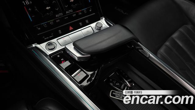 Audi e-tron 2021 — photo 9