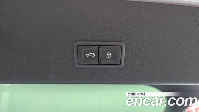 Audi e-tron 2021 — photo 16