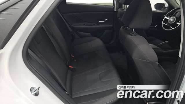 Hyundai AVANTE 2022 — photo 12