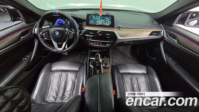 BMW 5-Series 2017 — photo 10