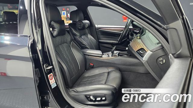 BMW 5-Series 2017 — photo 13