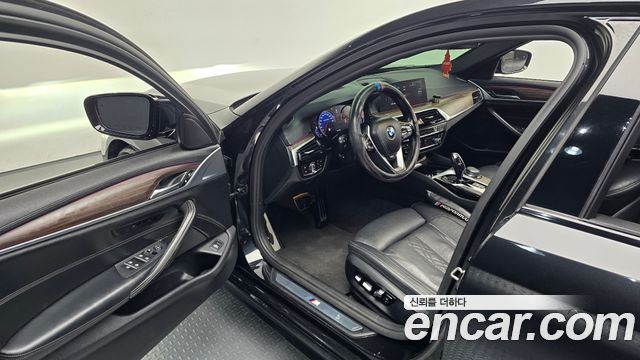 BMW 5-Series 2017 — photo 17