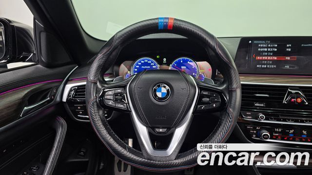 BMW 5-Series 2017 — photo 19