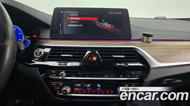 BMW 5-Series 2017 — photo 21