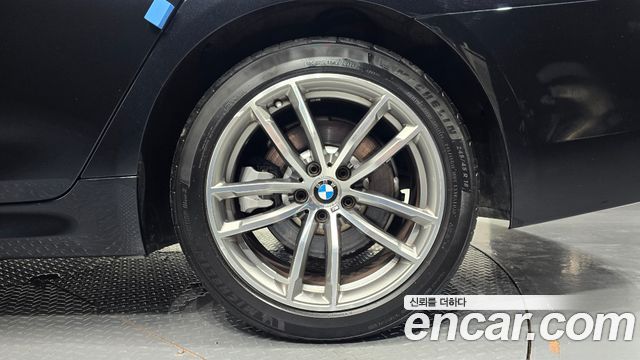 BMW 5-Series 2017 — photo 7