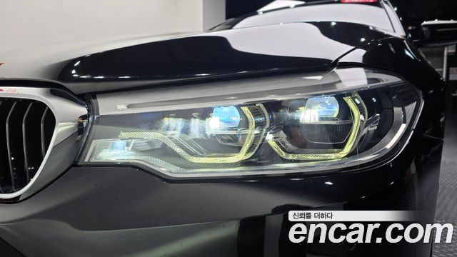 BMW 5-Series 2017 — photo 8