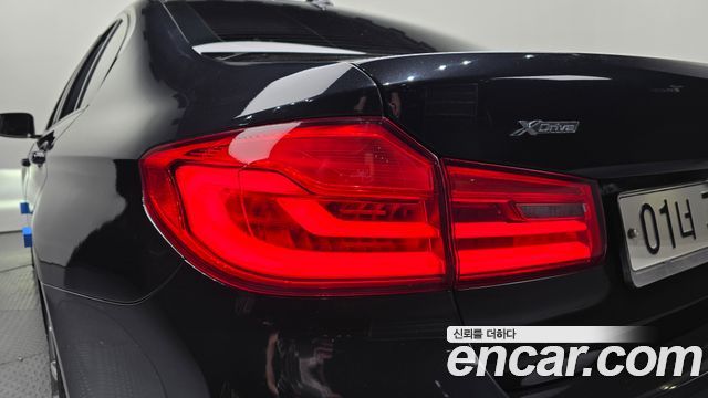 BMW 5-Series 2017 — photo 9