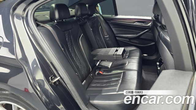 BMW 5-Series 2017 — photo 16