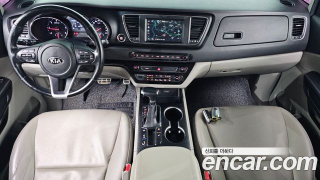 Kia Canival 2019 — photo 10