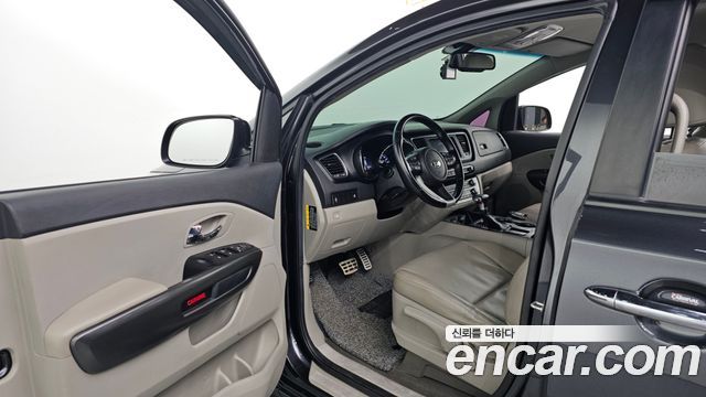 Kia Canival 2019 — photo 13