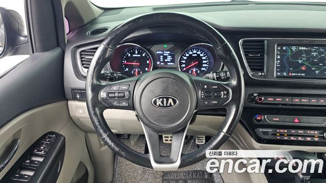 Kia Canival 2019 — photo 19