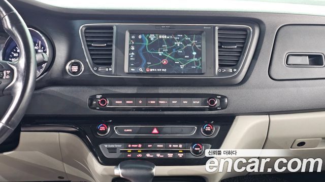 Kia Canival 2019 — photo 20